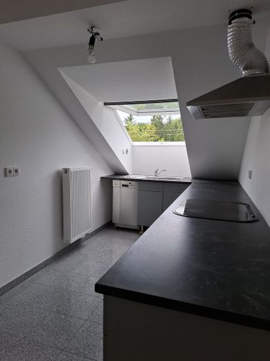 Küche (Türle zum Technikraum)