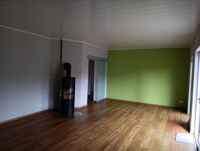 Bungalow am Bernsteinsee See Sassenburg Wohnhaus Ferienhaus Wertanlage – Wohnzimmer