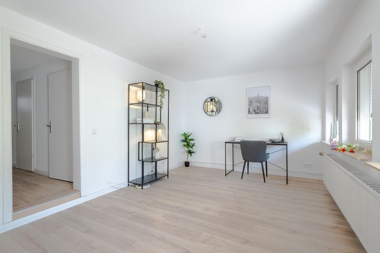 Move in and feel at home – modernized terraced house – Büro
