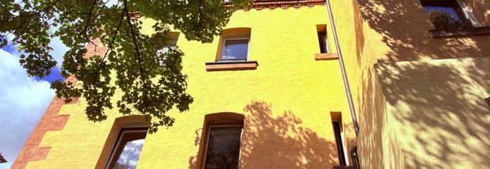 Sandreuther Hof sucht neuen Eigentümer (Gastro, Laden, 6 Wohnungen, 6 Garagen - weitestgehend frei)
