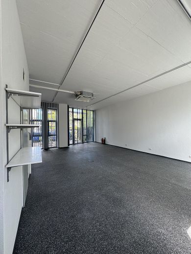 Atelier Wohnung / Gewerbe EG & 3 Wohnungen 2.OG nähe HBF mit Keller und TG STP – Atelier Raum Eingang Straße EG