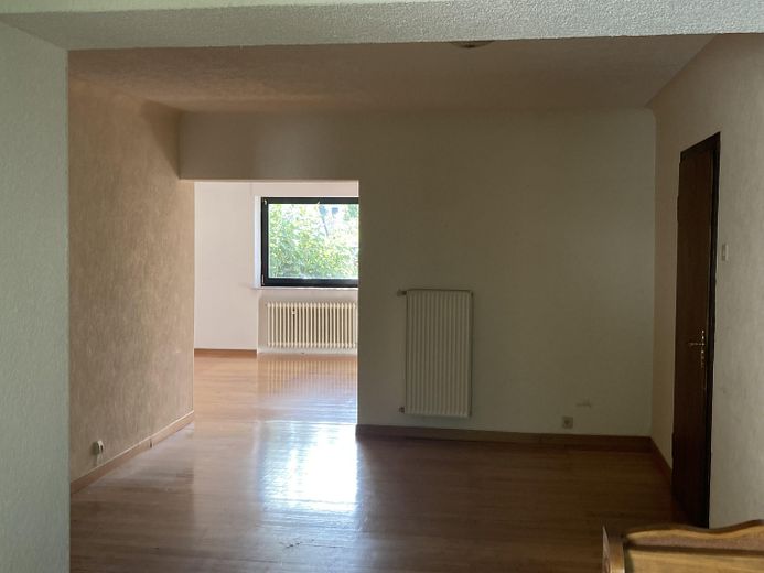 Detached house in Körprich with a large plot – positive preliminary decision for an additional residential building – Wohnzimmer 1/2 EG
