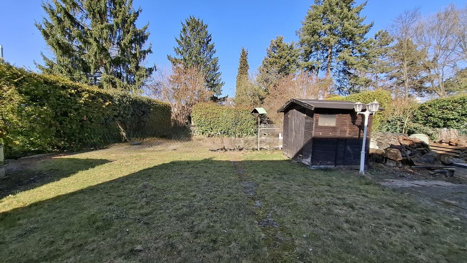 Verkehrsberuhigt gelegenes Grundstück für Einfamilienhaus in gewachsenem Wohngebiet + Garage – Grundstücksansicht
