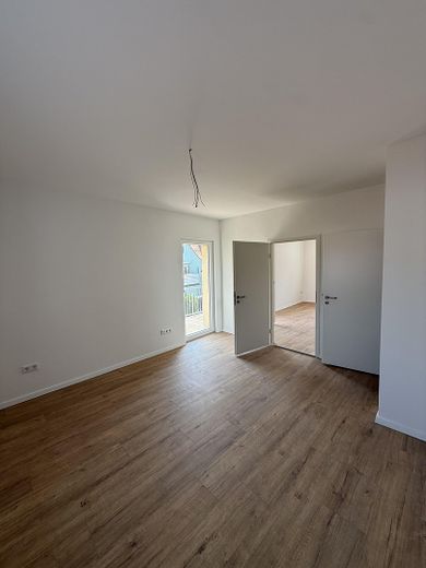 ¡Magnífico apartamento de 3 habitaciones con balcón! – Zimmer