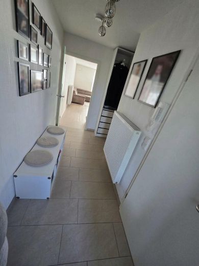 Kırsal alanın kenarında modern, yeni gibi müstakil sıra ev – Flur EG
