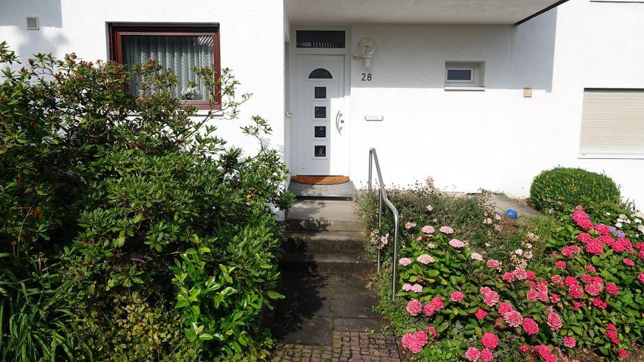 Privat: Familienfreundliches Reihenhaus mit Garten & Garage in bester Lage, Böblingen-Tannenberg – Foto 14