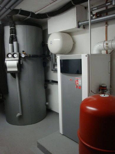  Speicher & Ölbrennwertheizung