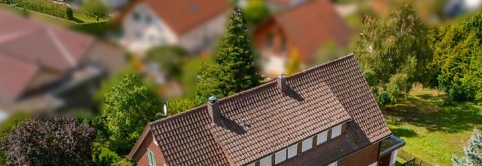 Przestrzeń dla wizji: dom dwurodzinny z urokiem, ogrodem i nieograniczonymi możliwościami!