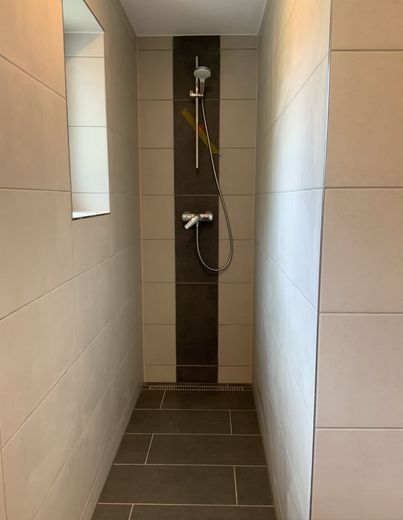 3 Zimmer Wohnung mit begehbarer Dusche – begehbare Dusche