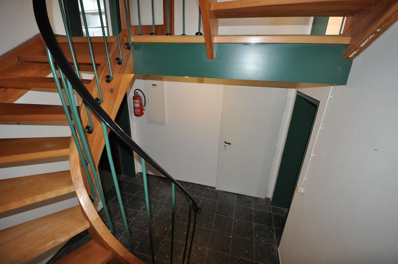 Privat: Familienfreundliches Reihenhaus mit Garten & Garage in bester Lage, Böblingen-Tannenberg – Kellerabgang