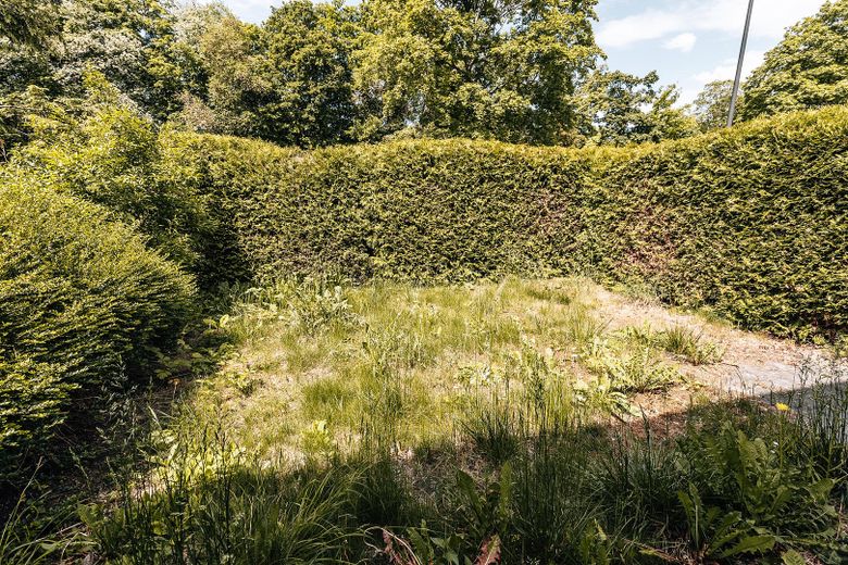 Traumhaftes Gartengrundstück 507qm Nähe Isarhochufer in Pullach mit großem Potential – Vorgarten 