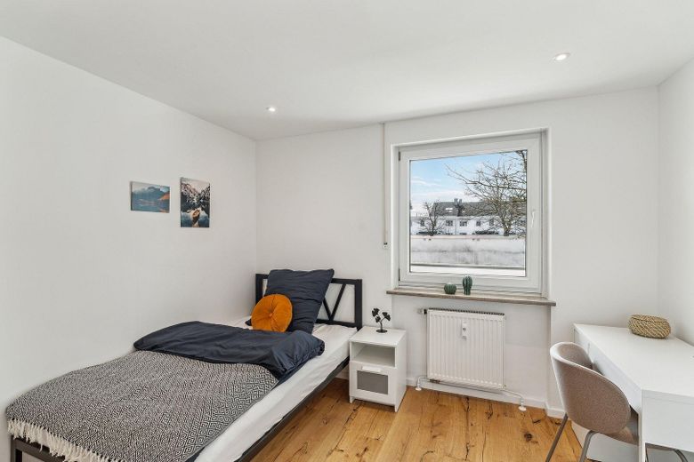 Top-Uni-Lage! Modern möbliertes Zimmer in sanierter WG | All-inclusive - mit Strom und Internet – WG-Zimmer