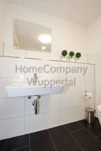 Luxuriöses Apartment in zentraler Lage mit Balkon, DSL-Wifi und Reinigungsservice – 026d5efa774df601e432c49c9ffa584c64a1d38b.jpg