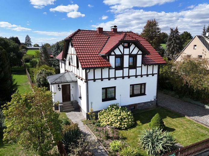 Familienfreundliches Zuhause mit großem Garten in Bösenbrunn – Foto 1
