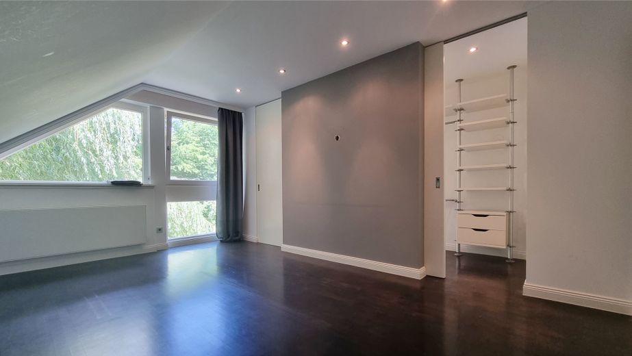 Schlafzimmer mit Ankleide