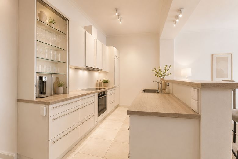 Exklusive 4-Zimmer-Residenz mit Südbalkon & Concierge im Gerling Quartier | Sofort bezugsfrei – Moderne & hochwertige Küche