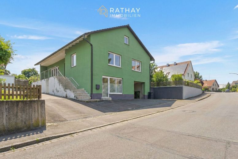 Gepflegtes Einfamilienhaus mit Garage &amp; Garten - sofort bezugsfertig – Außenansicht