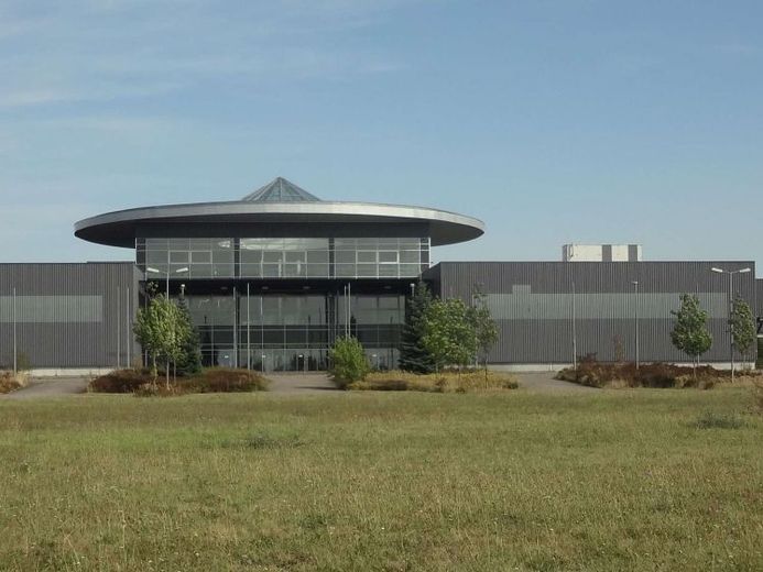 Inmueble comercial en Schkeuditz para uso como almacén, logística, oficina y exposición -disponible de inmediato – Foto 1