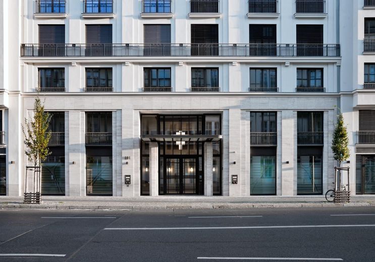 OFFICE / PRACTICE SPACE IN BERLIN’S PRIME LOCATION WITH CONCIERGE – Photo 1