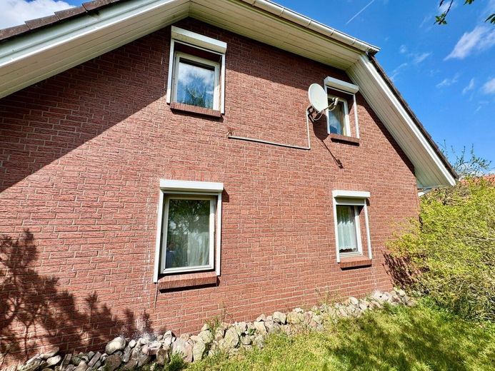 HORN IMMOBILIEN ++ Einfamilienhaus in Warlin bei Neubrandenburg – Giebelseite
