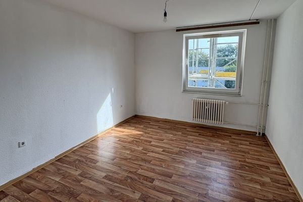 Elmshorn में किराये के लिए 3 कमरों वाला अपार्टमेंट – केंद्रीय और रोशन