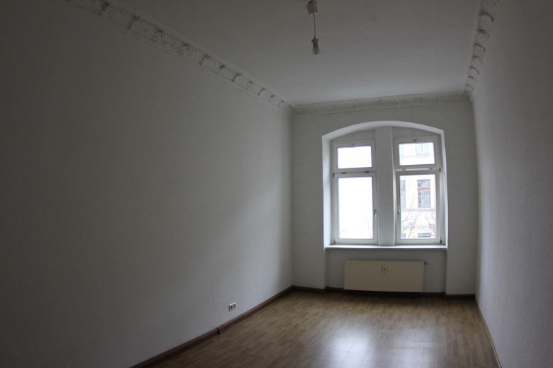 MFH Chemnitz-Kaßberg ca. 7%Rendite VOLLvermiet. WEG-aufget. Fernwärme lfd. instand geh. + Ausbaures. – Orig. Deckenhöhe + Stuckfriese
