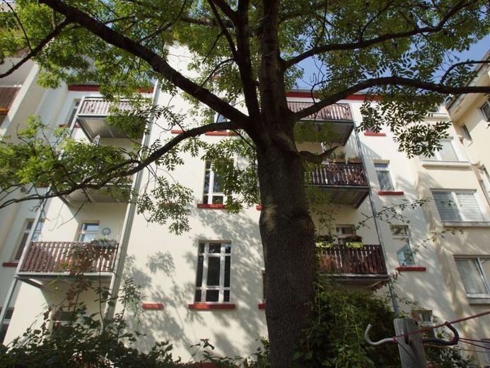 Bezugsfreie 3-Zimmer-Wohnung mit Balkon und Aufzug – Foto 1