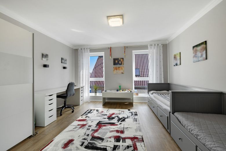Modernes Einfamilienhaus mit Wintergarten & Terrasse in Haren (Ems) – Kinderzimmer