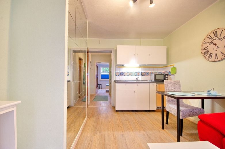 شقة ودودة ومفروشة جيدًا في موقع مركزي في إيسن-الحي الجنوبي، يتوفر W-LAN – 52bd74538fddde4861c53b2cb5d1eb963d783c72.jpg
