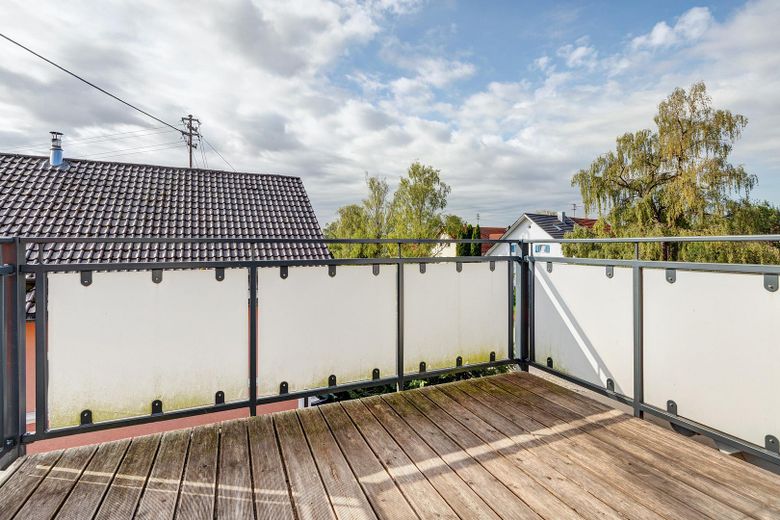 Maisonette-Dachgeschosswohnung mit Galerie & Balkon – kernsaniert 2022, A+ – Balkon