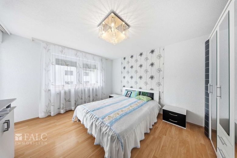 Wohnanlage mit 3 Wohneinheiten im Grünen - solide Mietrendite inklusiv !! – OG Schlafzimmer 2