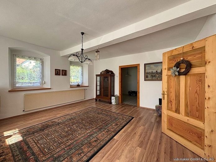 Viel Platz, starke Substanz und naturnahes Wohnen - Einfamilienhaus in Triebenreuth – VUB0002409-3