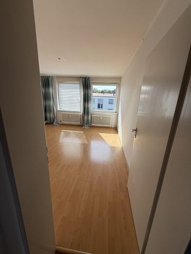 Helle 2-Zimmer-Wohnung in Salzgitter-Lebenstedt — oberste Etage, sofort frei – Wohnzimmer 2