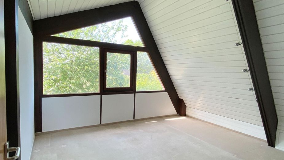 Een bijzonder huis met uitzonderlijke architectuur van particulier / zonder courtage – OG Zimmer 2