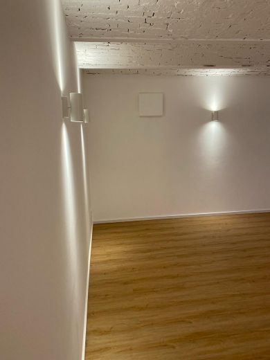 Luxuriöse 2-Zimmer Wohnung im EG mit Garten im Paulusviertel – Wohnzimmer