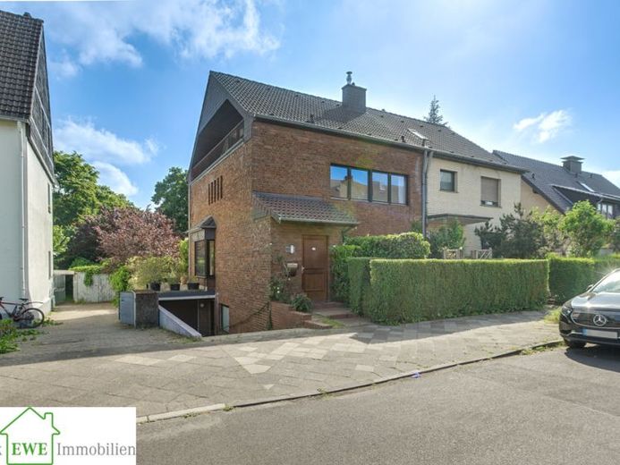 Objekt-Nr. 469, 40599 Düsseldorf 
Neuer Preis ! Top Doppelhaushälfte 207m² Wohnfläche – Foto 1