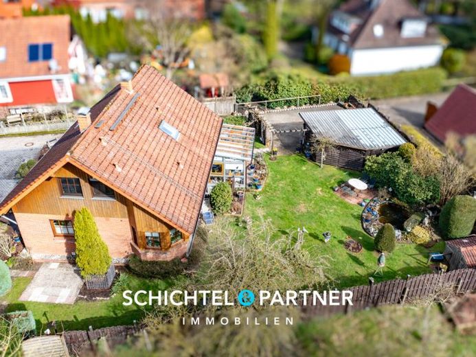 Quelkhorn | Traumhaftes 3-Parteien-Haus auf schönem Grundstück – Foto 1