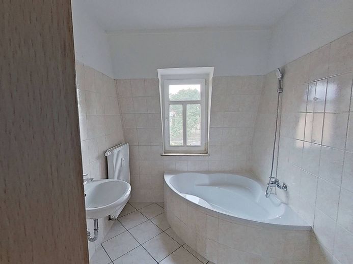 Gemütliche 2-Zi.-Altbauwohnung mit modernem Wannenbad – Ansicht I: Bad