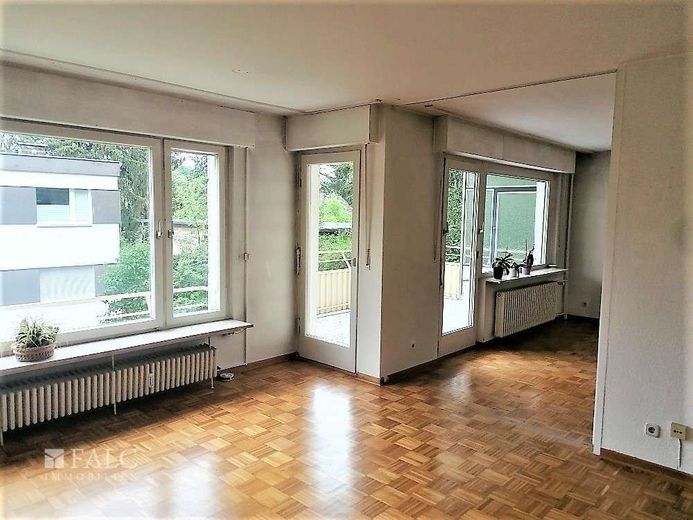 Selten, aber wahr - 2 Mehrfamilienhäuser auf exklusivem Wassergrundstück – Wohnzimmer
