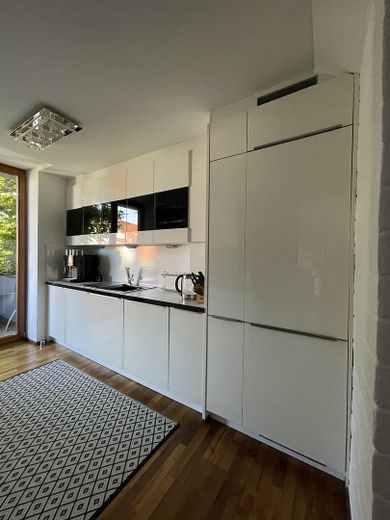 Luxuriöse 5 - Zimmer Wohnung in Furth bei Landshut – EG Küche 