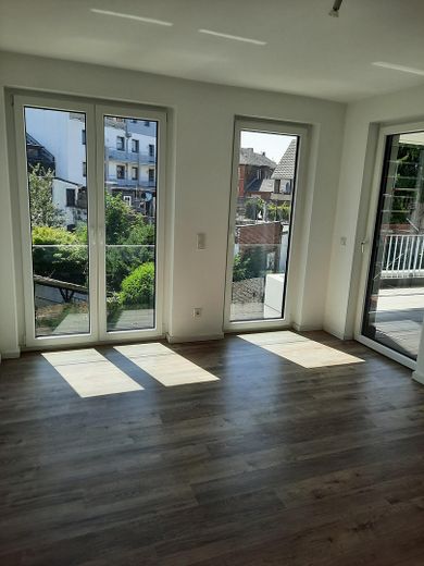 GV-Stadt, 3 Z/K/D/B/Abst., 79 m² mit Süd-Balkon, Aufzug, barrierefrei, Wärmepumpe, PV-Strom – Kind/Arbeiten/Gäste