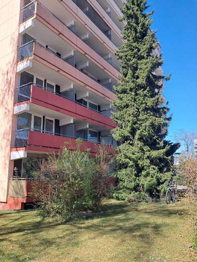 Erstbezug nach Renovierung: Vollmöblierte 1 Zimmer Wohnung - Erlangen Paul-Gossen-Str. – Vorgarten