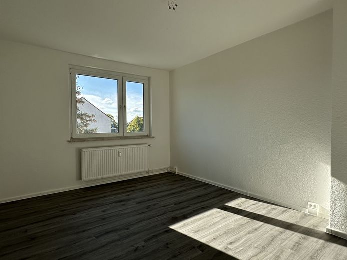 Frisch sanierte 3-Raumwohnung mit Balkon inklusive Einbauküche!!! – Schlafen