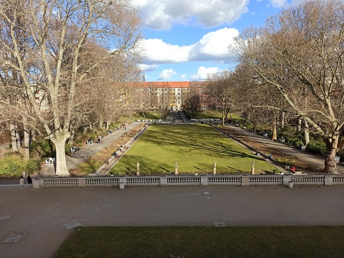 Charmante 2 Zimmer-Wohnung in unmittelbarer Nähe zum Tempelhofer Feld in Neukölln – Körner Park