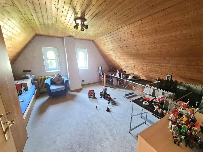 Familienparadies - großzügiges EFH mit Garten – Hobbyraum