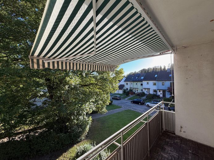 3 Zimmer Whg mit Balkon + Garage in St. Magnus 165.000€ !!Provisionsfrei!! – Balkon mit Markise