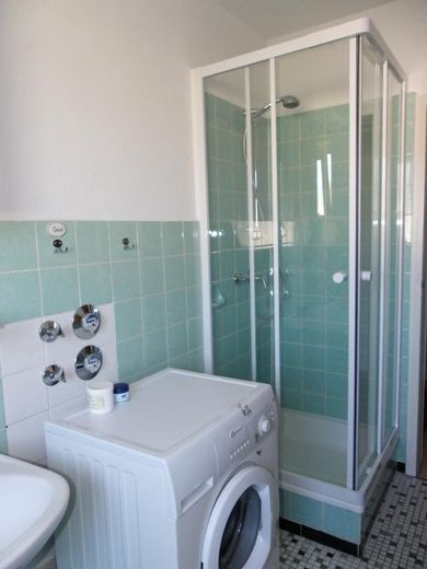 Luminoso piso de 3 habitaciones con cocina equipada, balcón y plaza de aparcamiento – Foto 10
