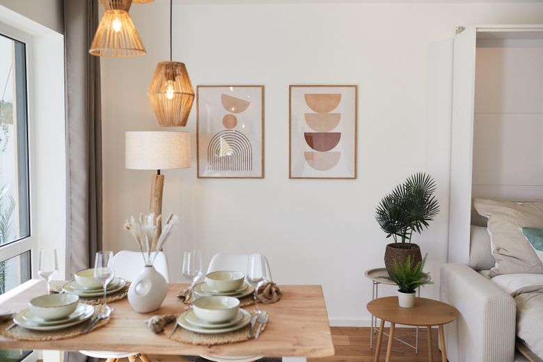 Top renoviertes und vollständig eingerichtetes Apartment in bester Schwabinger Lage - provisionsfrei – Essbereich