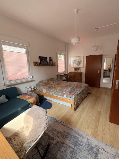Quiet 5-room period apartment with garden in Kirchheim/Teck – Schlafzimmer 1