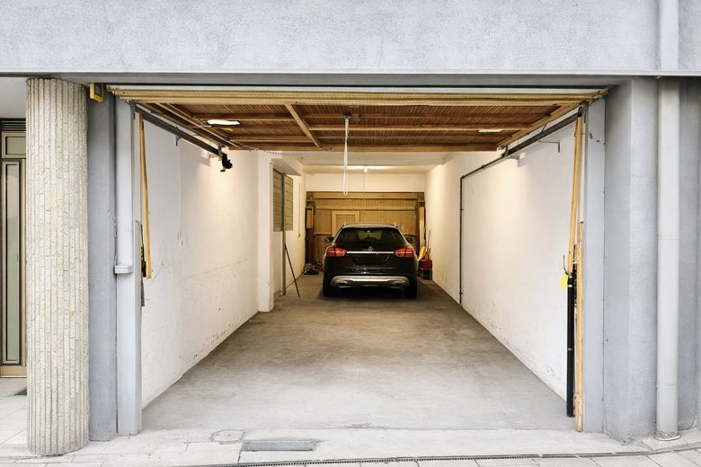Provisionsfrei: Möbliertes Apartment mit Loggia im Heusteigviertel – Tandem Garage für 2 Fahrzeuge